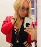 Donna caucasica, 33, snella, di Schio