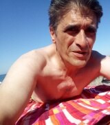 Uomo, 59 anni, in forma, bianco, di ancona