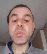 Uomo caucasico, 44, magro, di Gela