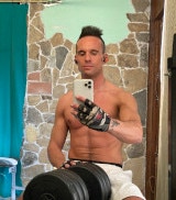 Uomo 35 anni, caucasico, Catania, media