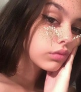 Donna latina, 19, snella, di Genova