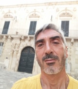 Uomo bianco, 48 anni, di Trani, corporatura normale