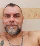 Campobasso, uomo caucasico 40 anni, fisicamente nella norma