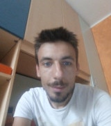 Uomo di 31 anni, magro, di Ragusa, italiano